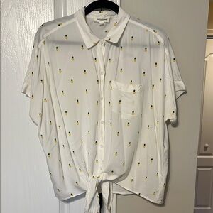 White Pineapple Print Buttown Down